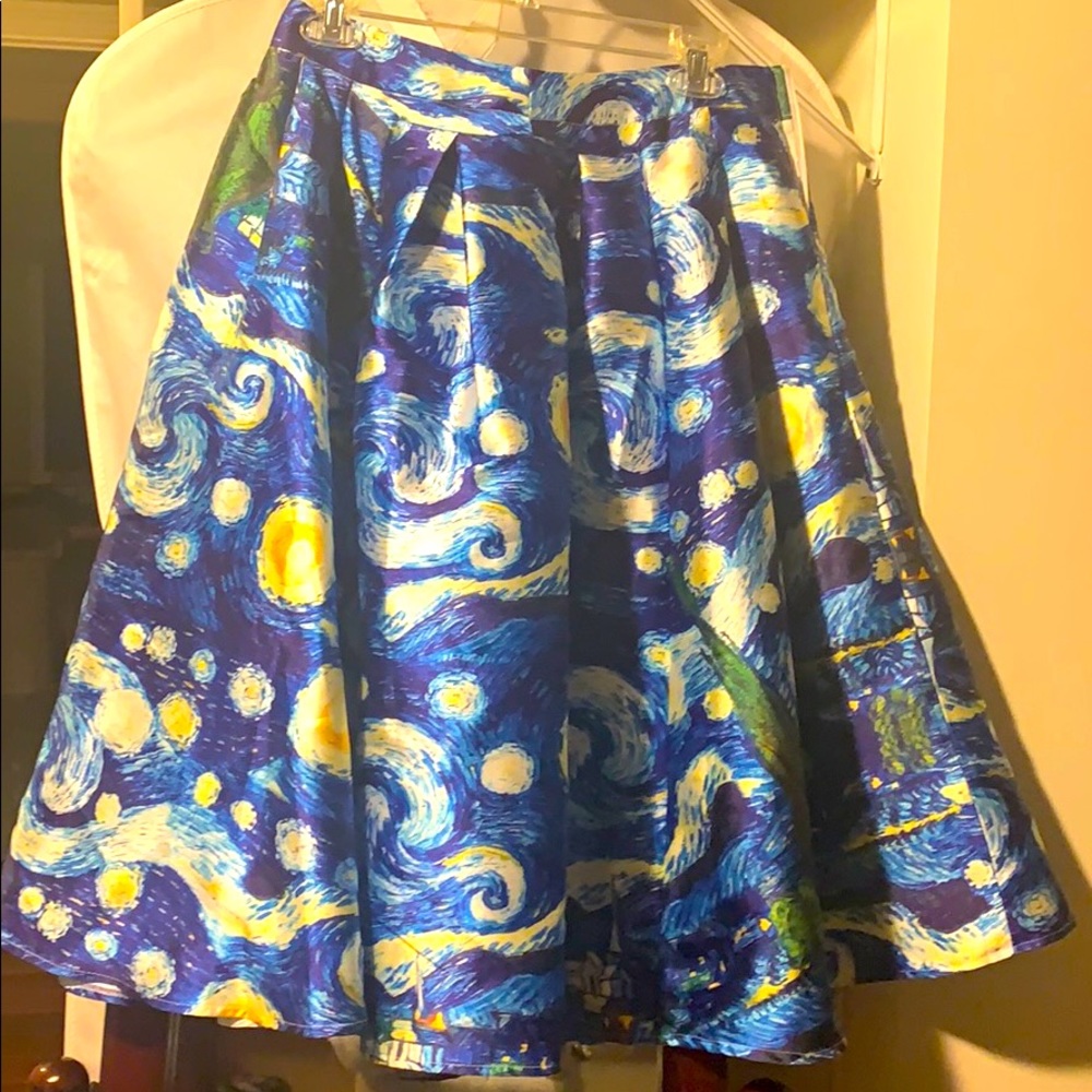 Flared puffy skirt